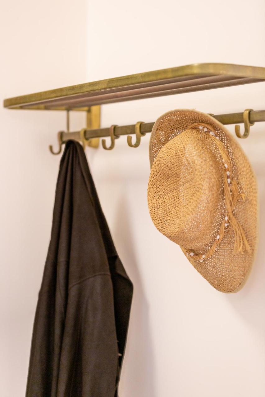 Hidesign Athens Apollon Luxury Apt In Plaka Acropolis Buitenkant foto
